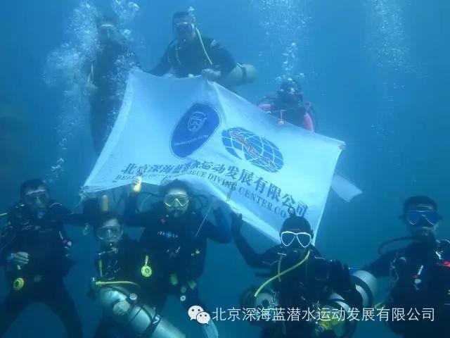 南京最火爆的“烤鸭”老店，一天卖500只，来晚排队也买不到！