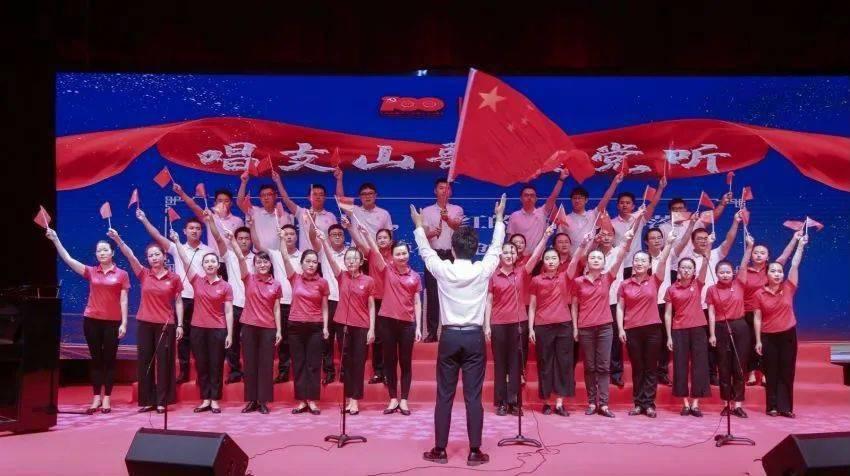 革命前辈的爱情，新婚之夜聊手榴弹，窗外战友吐槽：还开大会呢？