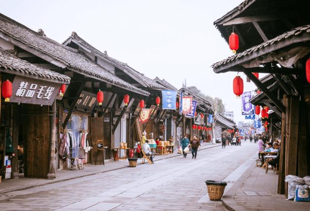 詹姆斯的大合同会不会像保罗那样成为球队的负担？游戏画面